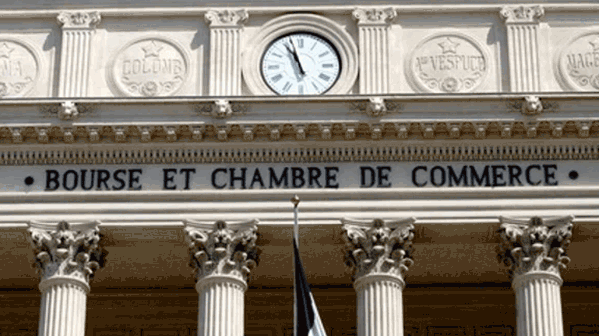 How to Use Chambers of Commerce and Trade Consulates to Minimize International Trade Risk
