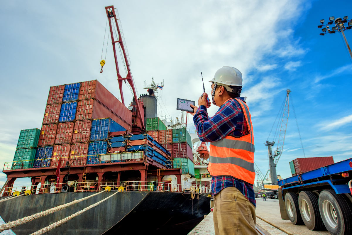 Should You Use a Freight Forwarder for Your Exports or Book Your Own Freight?